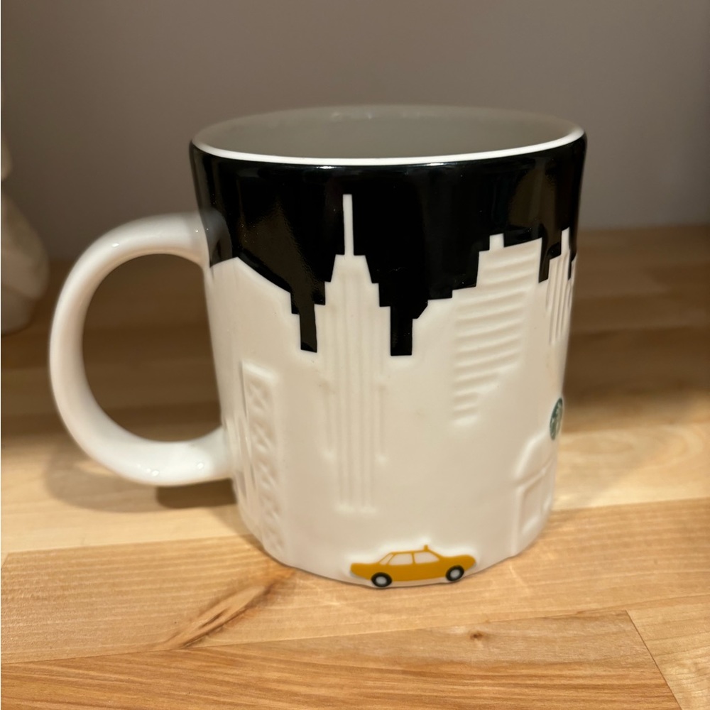 Starbucks NYC skyline 2010 mug